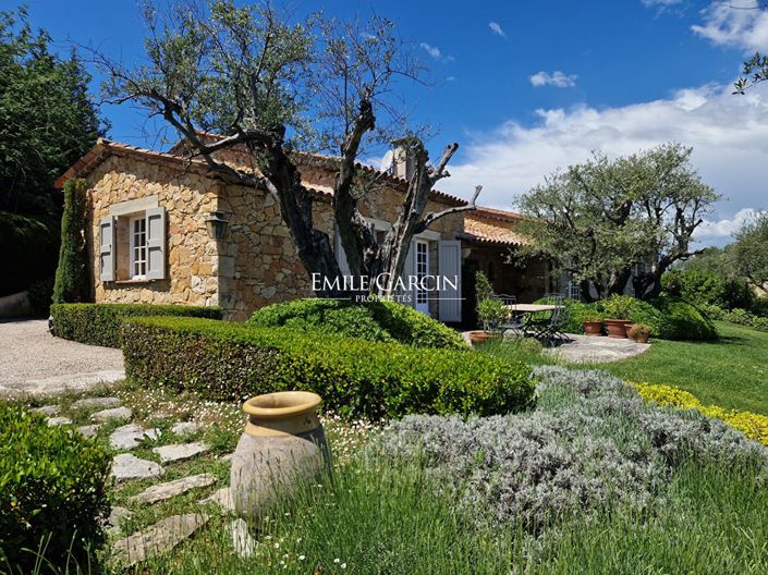 Image No.2-4 Bed House for sale