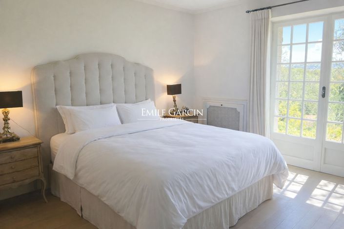 Image No.8-4 Bed House for sale