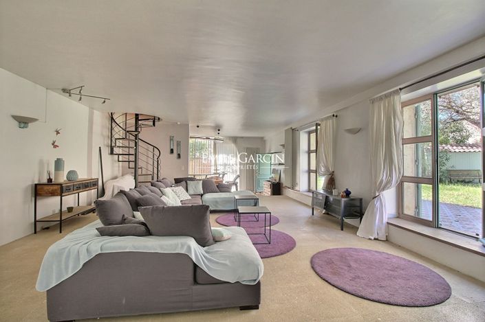 Image No.2-Maison de 4 chambres à vendre à Uzès