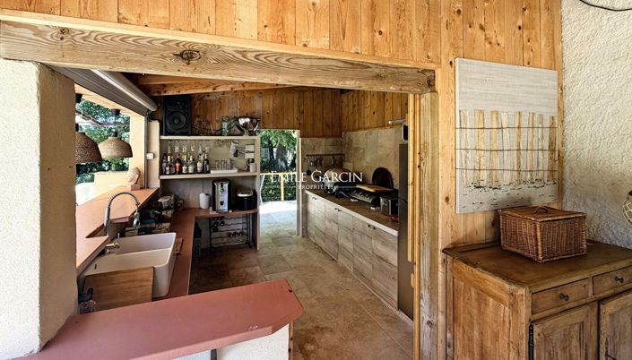 Image No.5-4 Bed House for sale