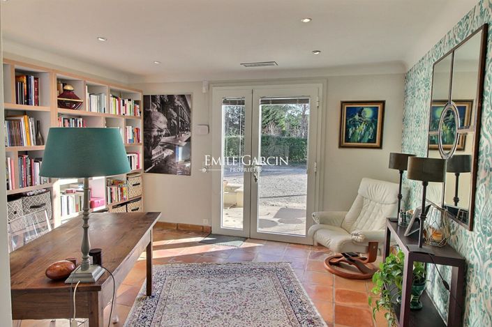 Image No.8-4 Bed House for sale