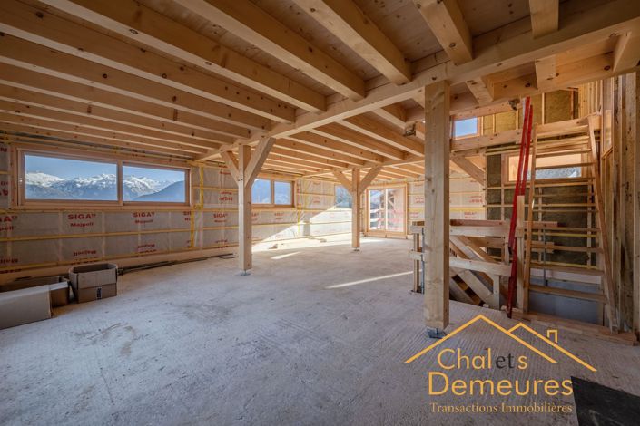 Image No.9-5 Bed House for sale