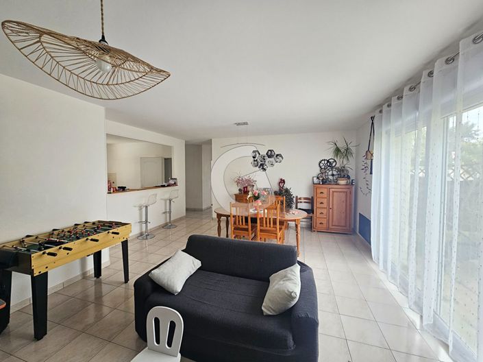 Image No.3-3 Bed House for sale