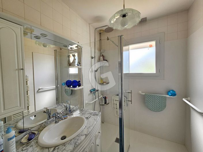 Image No.10-2 Bed House for sale