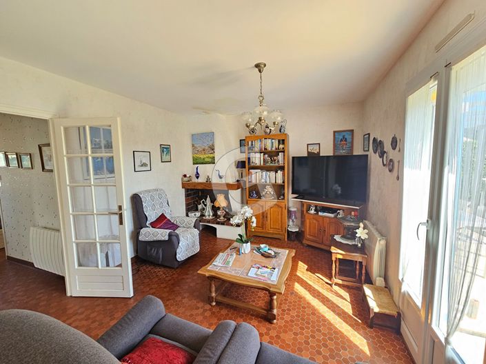 Image No.5-2 Bed House for sale