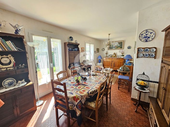 Image No.6-2 Bed House for sale