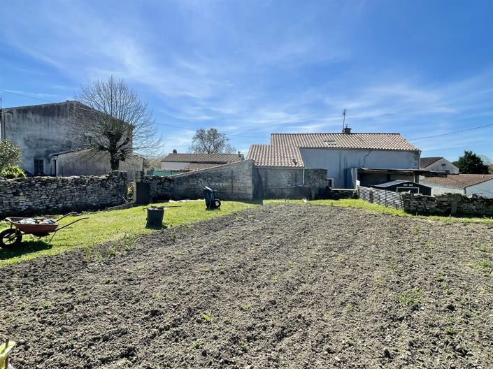 Image No.10-2 Bed House for sale