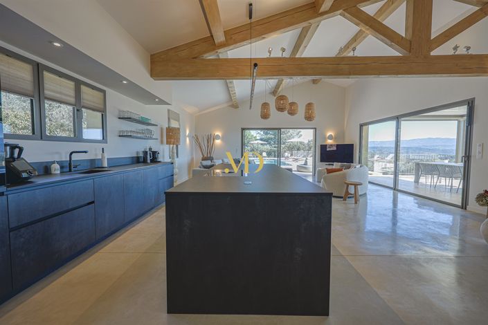 Image No.30-5 Bed House for sale