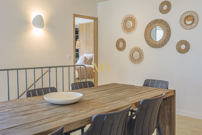 Image No.40-5 Bed House for sale