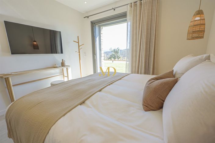 Image No.54-5 Bed House for sale