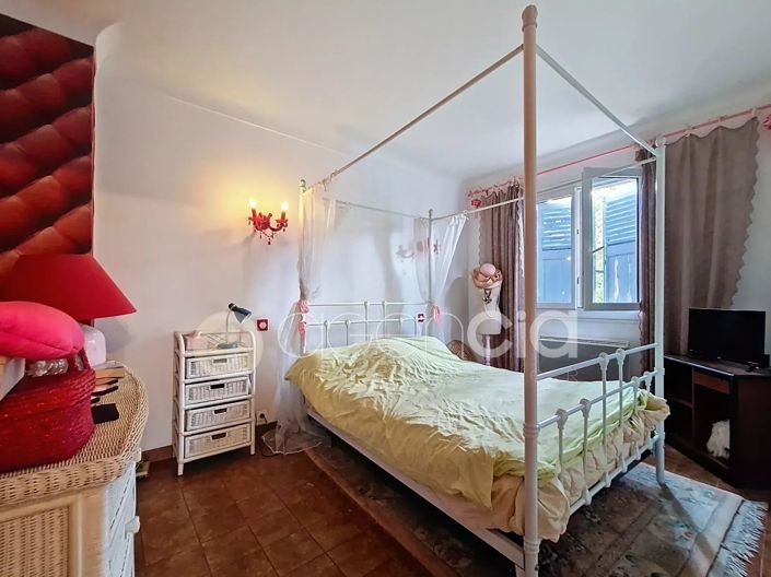 Image No.12-5 Bed House for sale