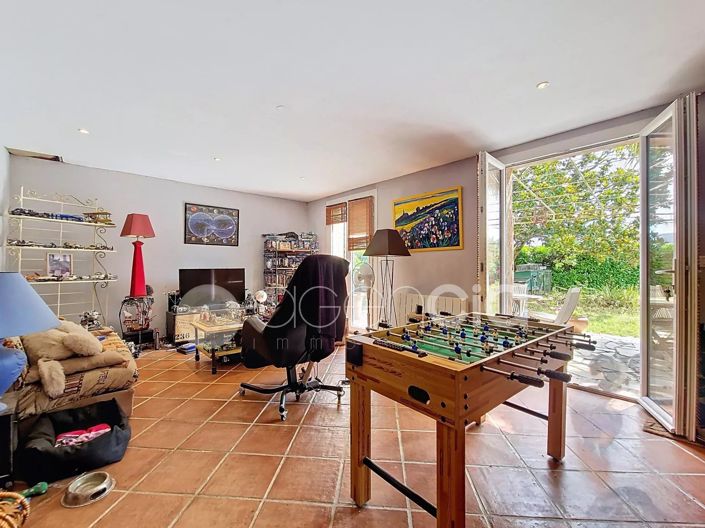 Image No.19-5 Bed House for sale