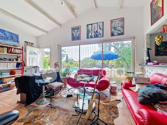 Image No.21-5 Bed House for sale