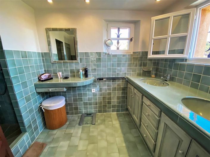 Image No.10-4 Bed House for sale