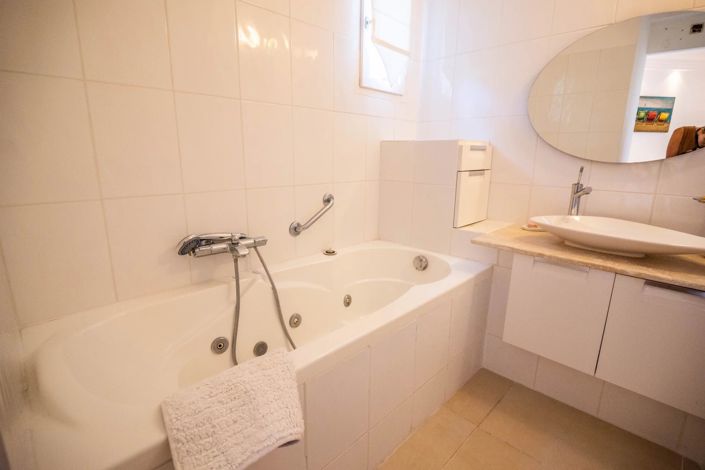 Image No.10-3 Bed Apartment for sale