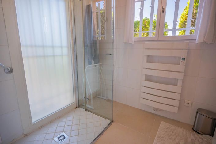 Image No.8-3 Bed Apartment for sale