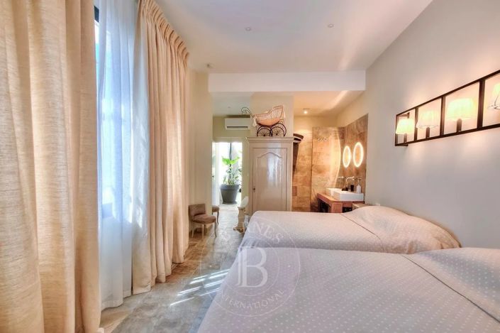 Image No.10-4 Bed House for sale