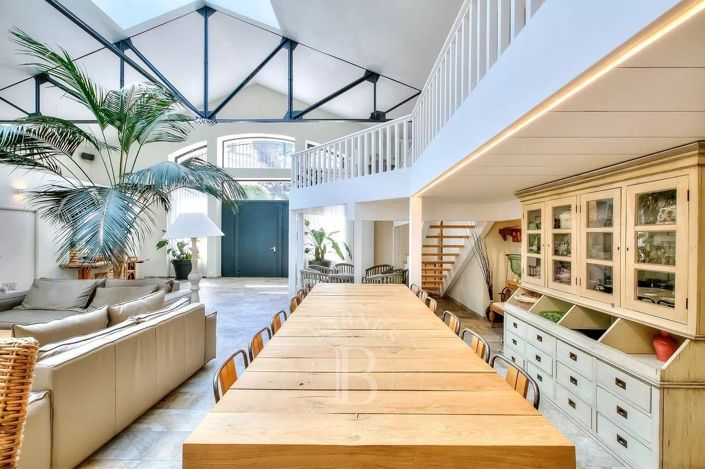Image No.6-4 Bed House for sale