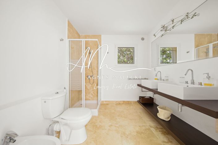 Image No.17-3 Bed House for sale