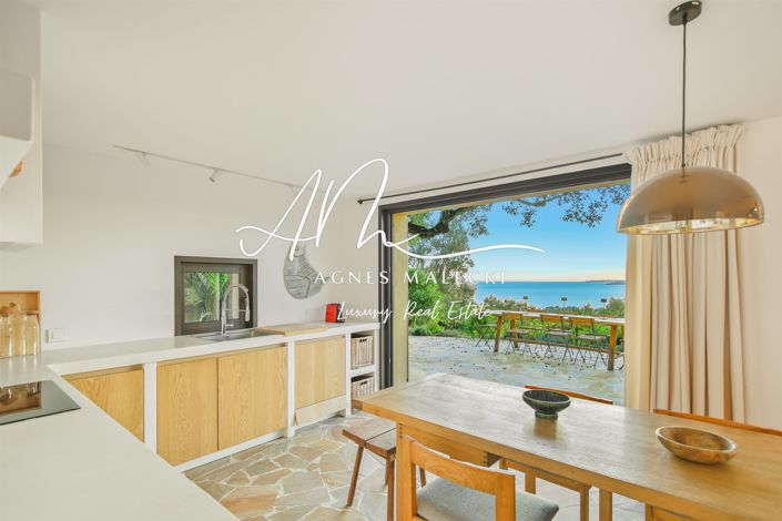 Image No.12-5 Bed House for sale