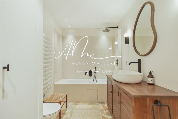 Image No.17-5 Bed House for sale