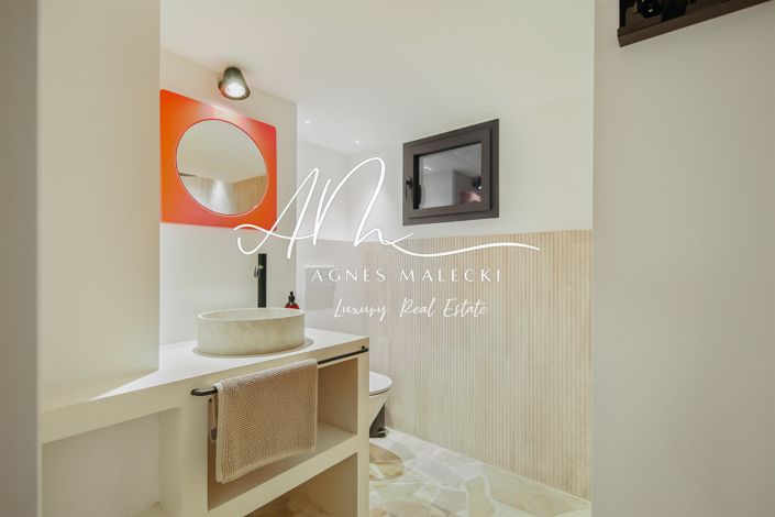 Image No.19-5 Bed House for sale