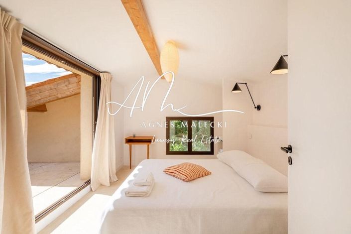 Image No.20-5 Bed House for sale