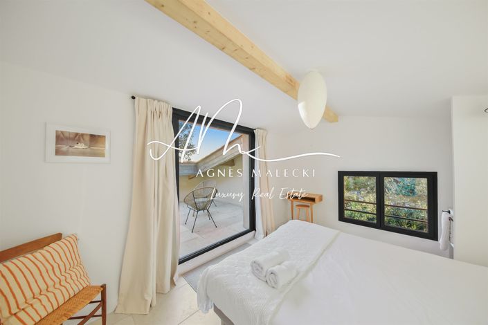 Image No.21-5 Bed House for sale