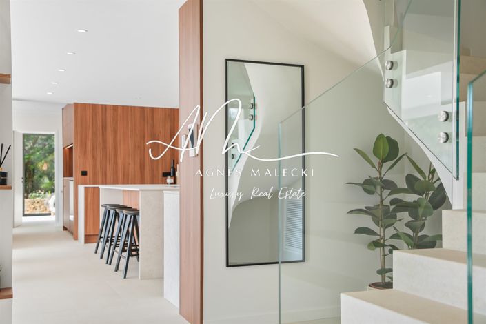 Image No.15-5 Bed House for sale