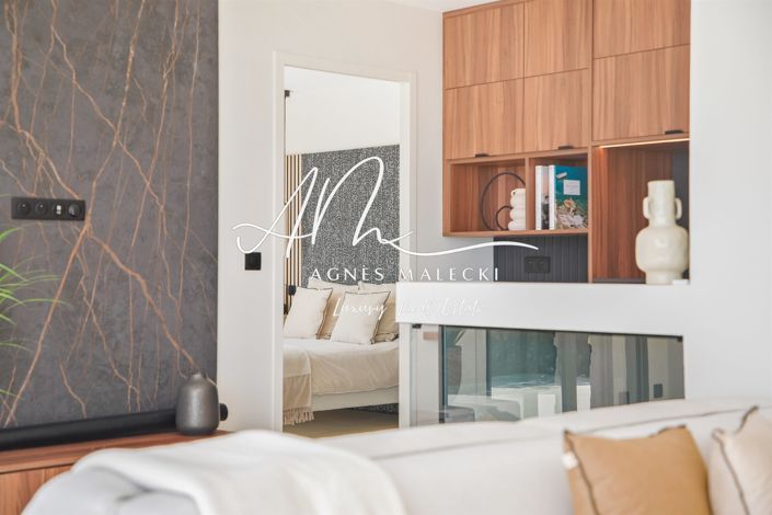 Image No.19-5 Bed House for sale