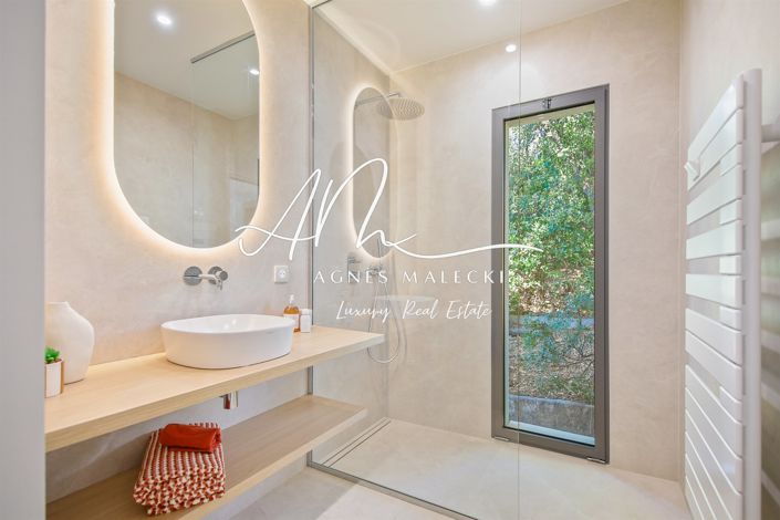 Image No.25-5 Bed House for sale