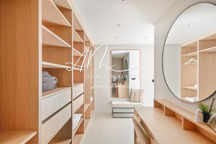 Image No.27-5 Bed House for sale