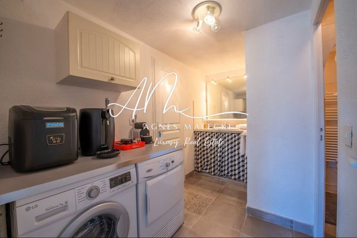 Image No.15-7 Bed House for sale