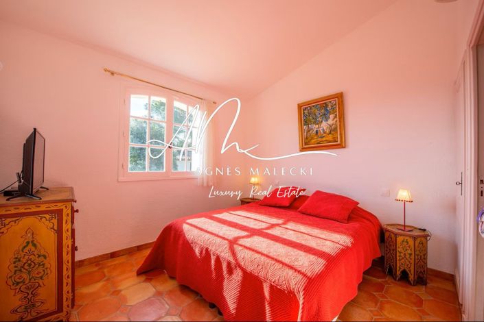 Image No.16-7 Bed House for sale