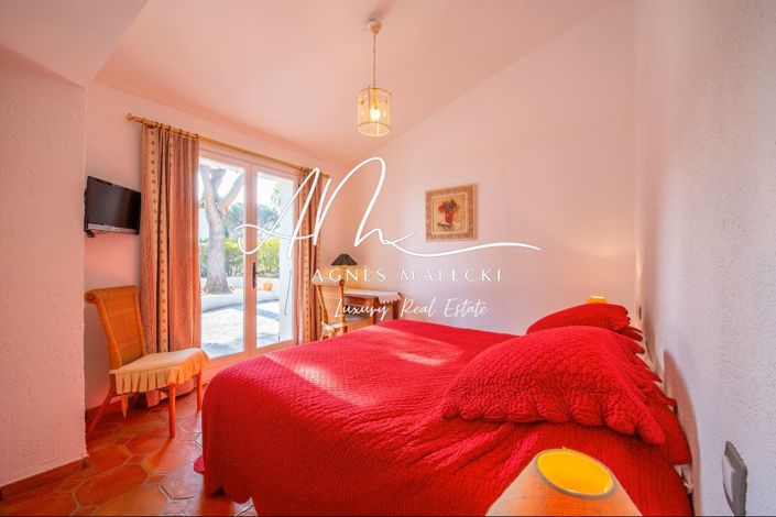 Image No.17-7 Bed House for sale