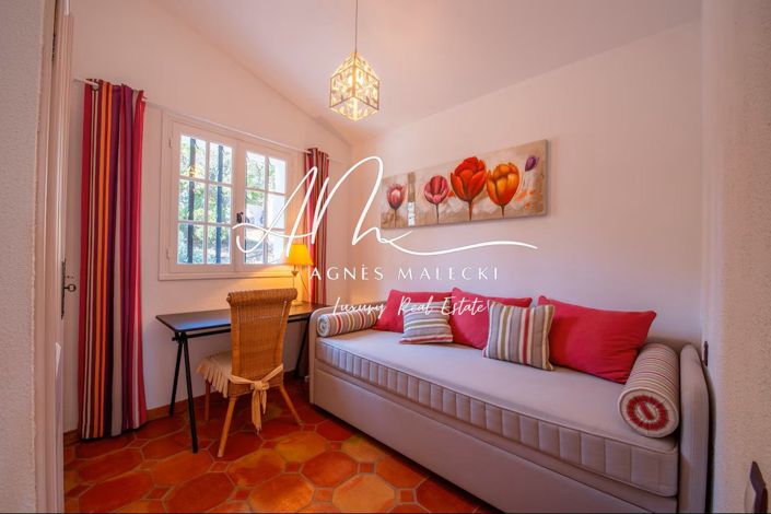 Image No.18-7 Bed House for sale