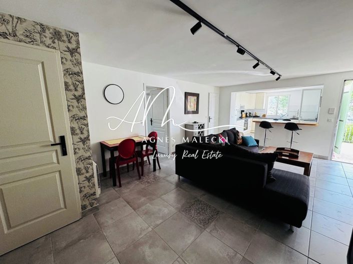 Image No.20-7 Bed House for sale