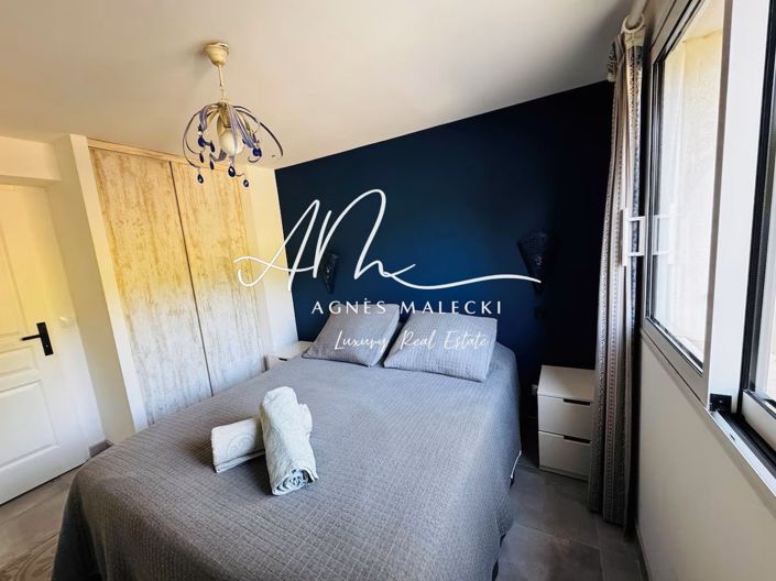 Image No.25-7 Bed House for sale