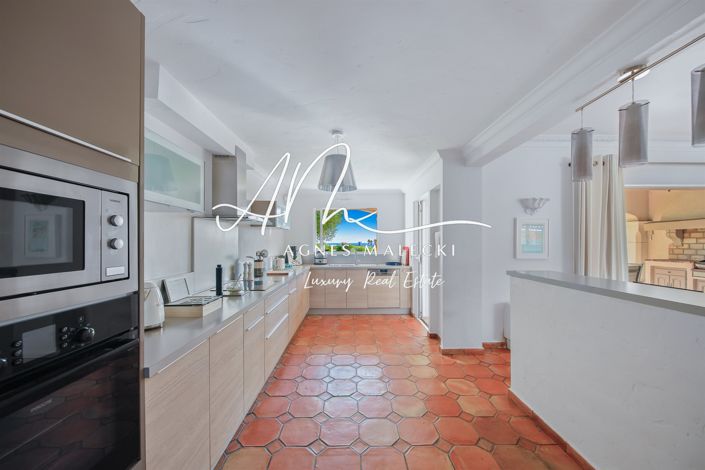 Image No.11-4 Bed House for sale