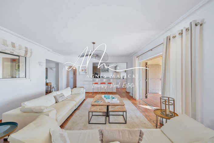 Image No.9-4 Bed House for sale