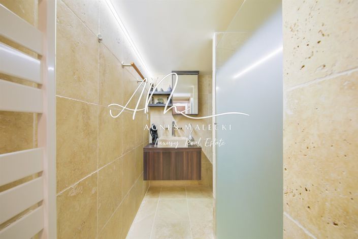 Image No.21-4 Bed House for sale