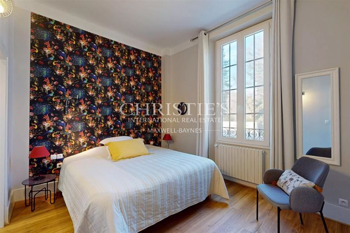 Image No.18-10 Bed House for sale