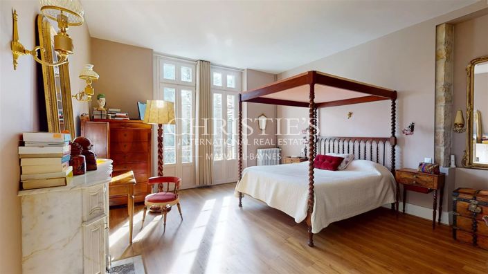 Image No.19-10 Bed House for sale