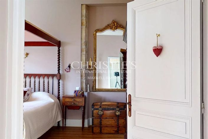 Image No.21-10 Bed House for sale