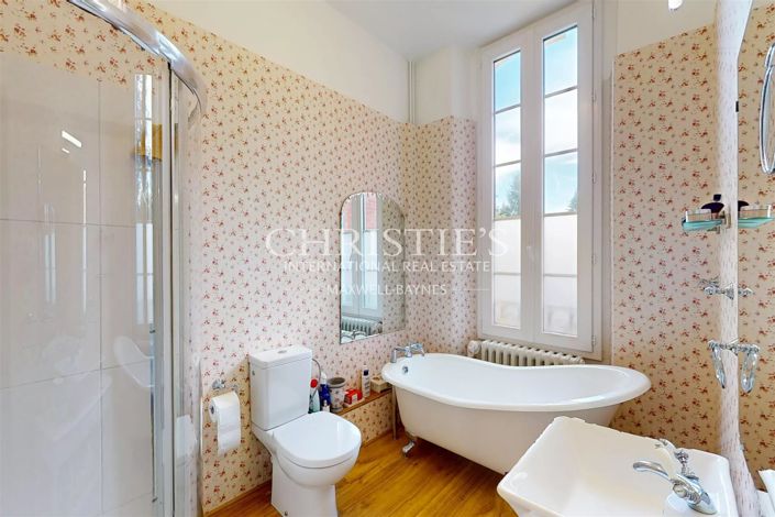 Image No.22-10 Bed House for sale