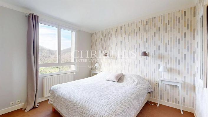 Image No.35-10 Bed House for sale