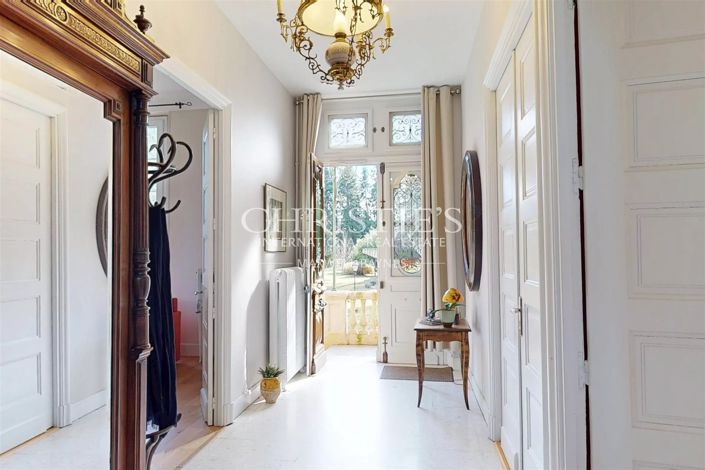 Image No.4-10 Bed House for sale