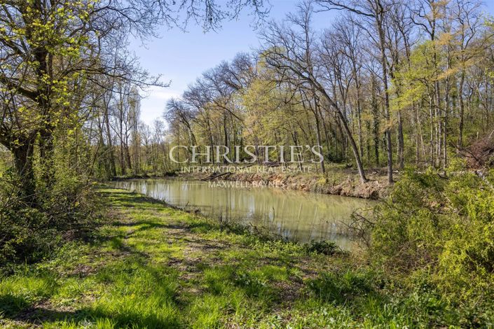 Image No.10-10 Bed House for sale