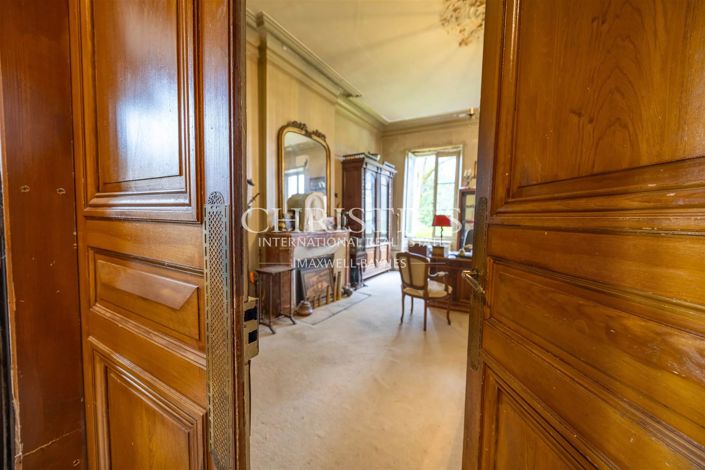 Image No.23-10 Bed House for sale