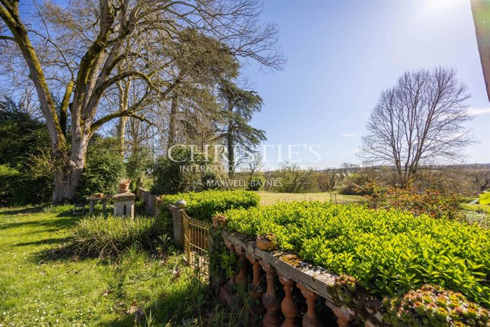 Image No.25-10 Bed House for sale